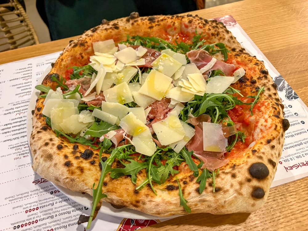 Geheimtipp für Familien: Restaurant mit Spielecke in Biberach - Schumachers Pizza | Review 2 schumachers pizza biberach review adribluenova 1 adri blue nova